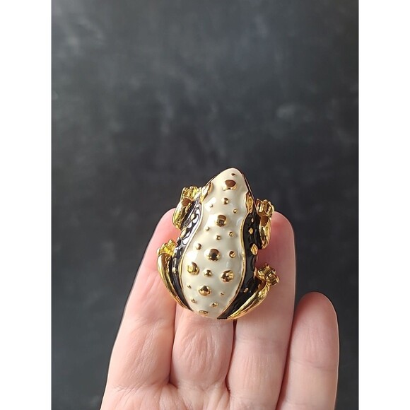 Frog Shaped Enamel Gold Tone Metal Brooch Vintage Costume Jewelry - Picture 3 of 10